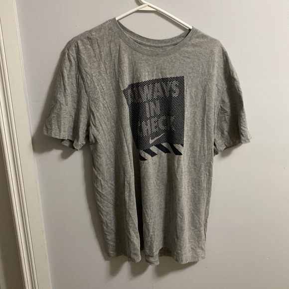 Nike tshirt - Picture 2 of 3
